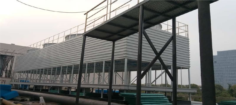 扬子江药业集团JFN2000不锈钢框架冷却塔安装